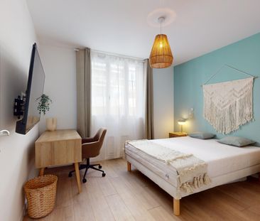 NOGUES Roommate 3 Bedrooms at Toulon - Photo 2