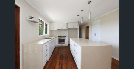 Perfect family home with a view! - Photo 2