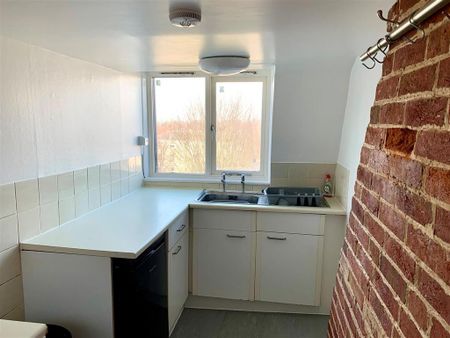 1 bedroom apartment to rent - Photo 2