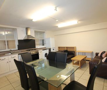 6 bedroom flat to rent - Photo 1