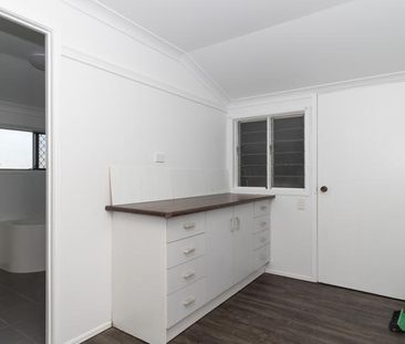 FRESHLY RENOVATED FAMILY HOME - Photo 5