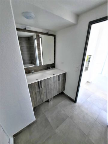 Location Appartement 3 pièces 59m² NIMES 30000 - Photo 2