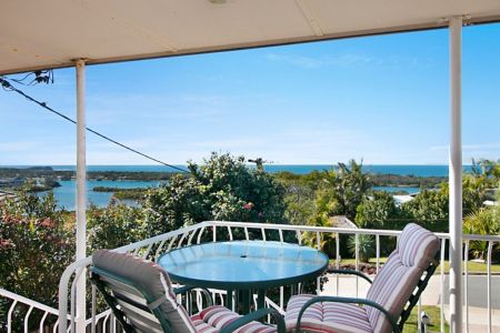 Coastal Living with Stunning Ocean Views - Photo 5