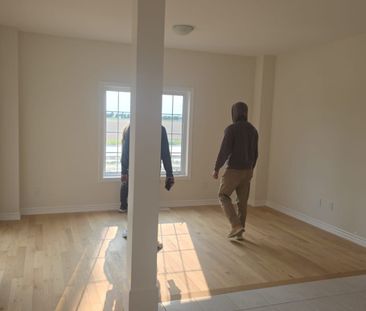 For Lease - 33 Fenn Crescent, New Tecumseth, Ontario - Photo 4