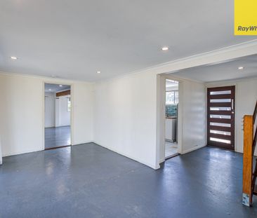 2 Crestview Street, Loganlea QLD 4131 - House For Rent | Domain - Photo 2