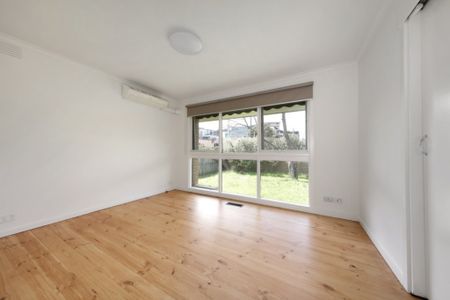 Two Bedroom Villa Unit with a Large Courtyard - Photo 2