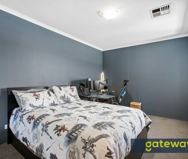 BEAUTIFULLY MAINTAINED HOME IN FANTASTIC LOCATION! - Photo 5
