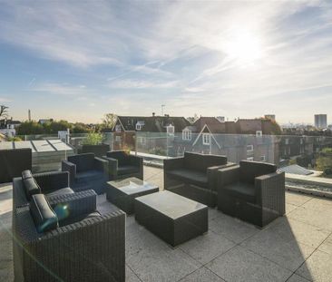 A unique, contemporary home featuring a private roof terrace offeri... - Photo 2