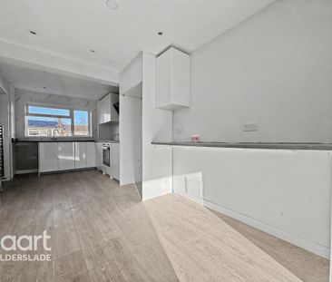 3 bedroom terraced house to rent - Photo 6