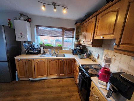 2 bedroom semi-detached house to rent - Photo 4