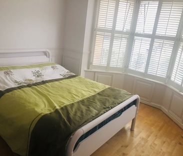 Room in a Shared Flat, Weardale Road, SE13 - Photo 4