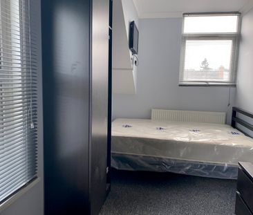 2 Bed Flat, Erleigh Road, RG1 - Photo 5