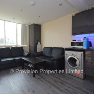 4 Bedroom Student Lets Leeds - Photo 1