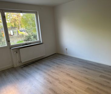 1,5:a 42m2 i Hässelby - Photo 2