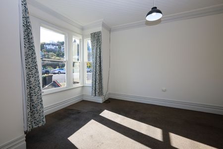 Spacious 4-Bedroom Flat in Prime City Centre Location – Dunedin, 9016 - Photo 3