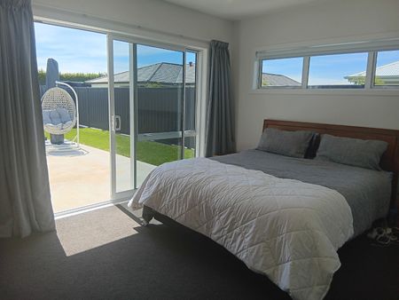 Meech Way, Frimley - Photo 2