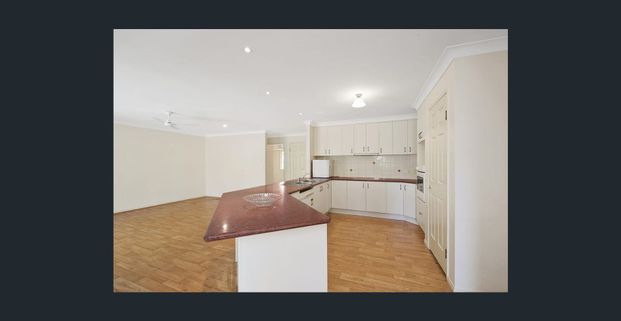 Beautiful Easily Maintained Lowset! - Photo 1