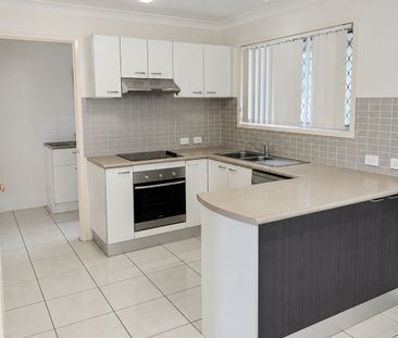 Modern Three-Bedroom Townhouse in a Convenient Petrie Location - Photo 5