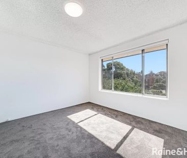 Apartment with 2 bedrooms, 1 bathroom & parking for 1 car - Photo 3