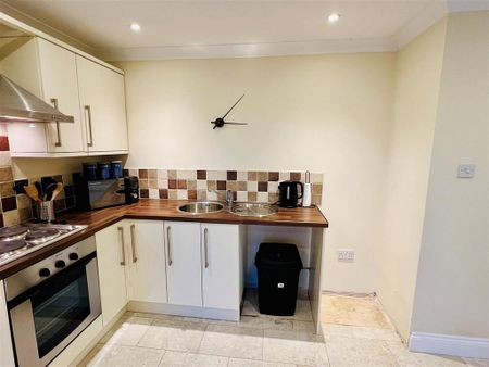 Studio to rent - Photo 4