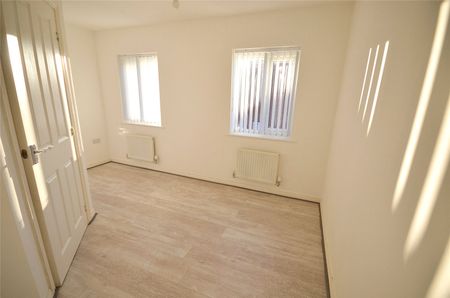 Hexagon Close, Blackley, Manchester, M9 8RN - Photo 5