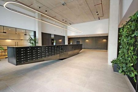 No Old Trafford, Manchester, M17 - Photo 5