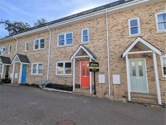 4 bedroom townhouse to rent - Photo 1