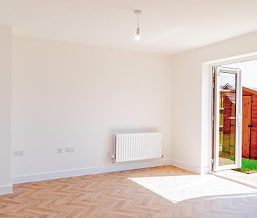 4 bedroom semi-detached house to rent - Photo 1