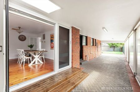 5 Bonito Street, Mount Eliza VIC 3930 - House For Rent | Domain - Photo 3