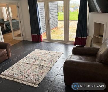5 bedroom semi-detached house to rent - Photo 1