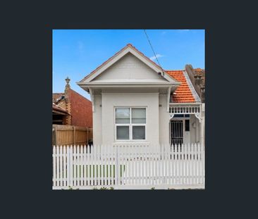 Period Perfect & Perfectly Renovated - Photo 4