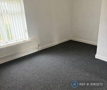 3 bedroom end of terrace house to rent - Photo 4