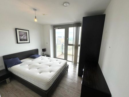 2 bedroom flat to rent - Photo 4