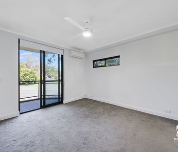 Ground Floor | 2 Bed | 2 Bath | 2 Car - Photo 1