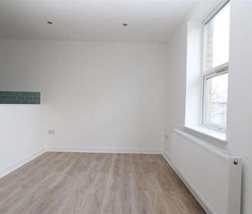 Centre Street, Heckmondwike, WF16 - Photo 1