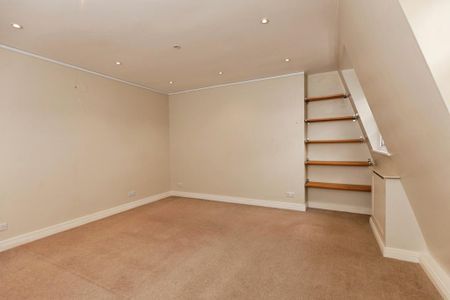 3 bedroom flat to rent - Photo 4