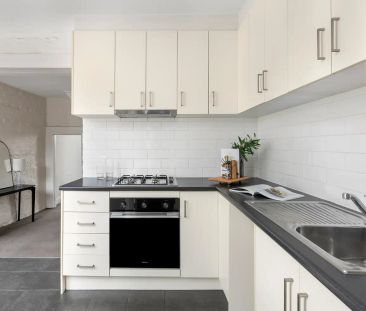 “Character-Filled Two-Bedroom Terrace in the Heart of South Melbour... - Photo 5