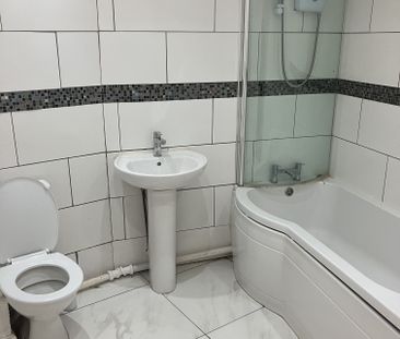 £850 PCM, Spacious One Bedroom First Floor Flat in North Clive Stre... - Photo 4