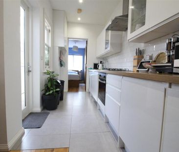 4 bedroom terraced house to rent - Photo 6