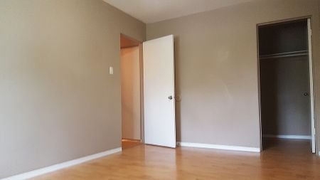 Regent Place Apartments - Photo 2