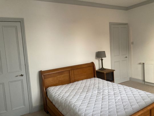 2 Bed Terraced House, Gloucester Street, BS5 - Photo 1