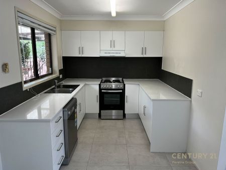 Spacious Villa in a Quiet Complex - Photo 2