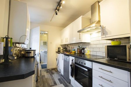 2 bedroom flat to rent - Photo 3