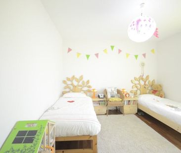 Pully-Spacious 5.5pc apartment with terrace and private garden - Photo 3
