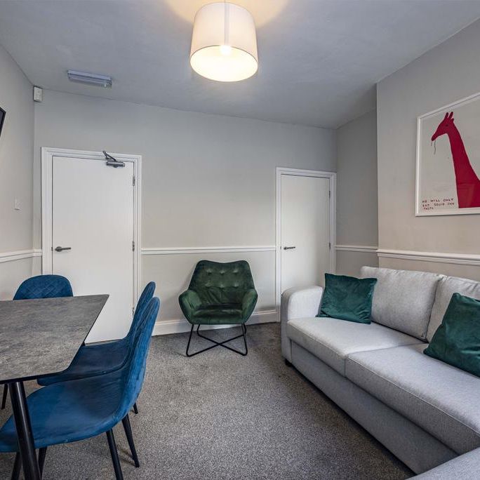 4 bedroom terraced house to rent - Photo 1