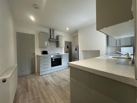 2 bedroom terraced house to rent - Photo 3