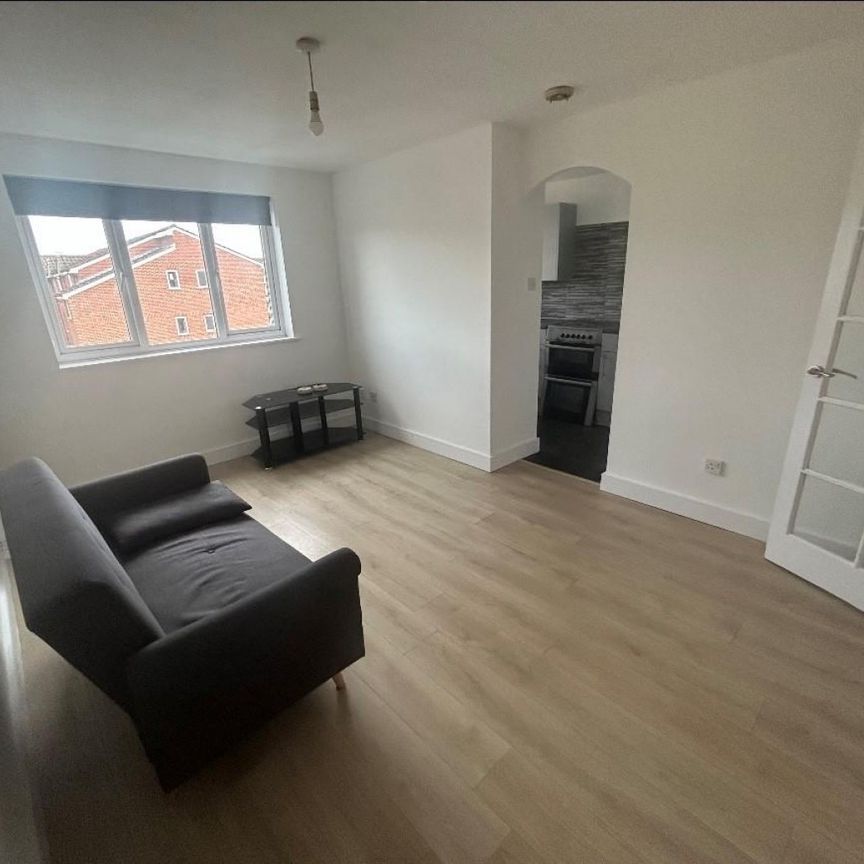 1 Bedroom Flat To Let - Photo 1