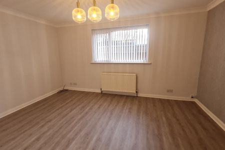 Cedar Walk, Featherstone, PONTEFRACT - Photo 3