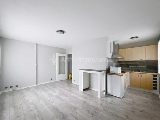 Location Appartement 2 pièces 46m² CHAMALIERES 63400 - Photo 1