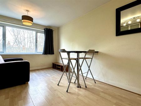 Studio to rent - Photo 3